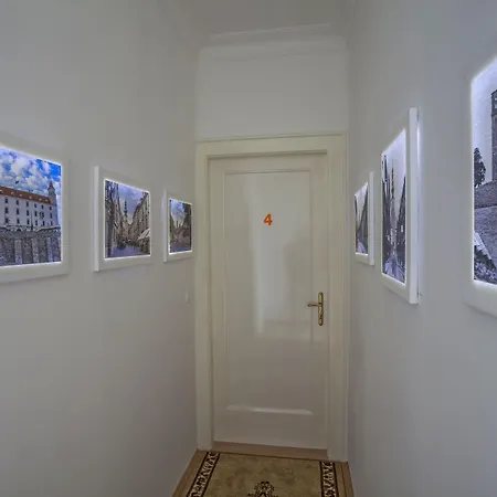 Homestay Luxury Air-conditioned In Old Town *