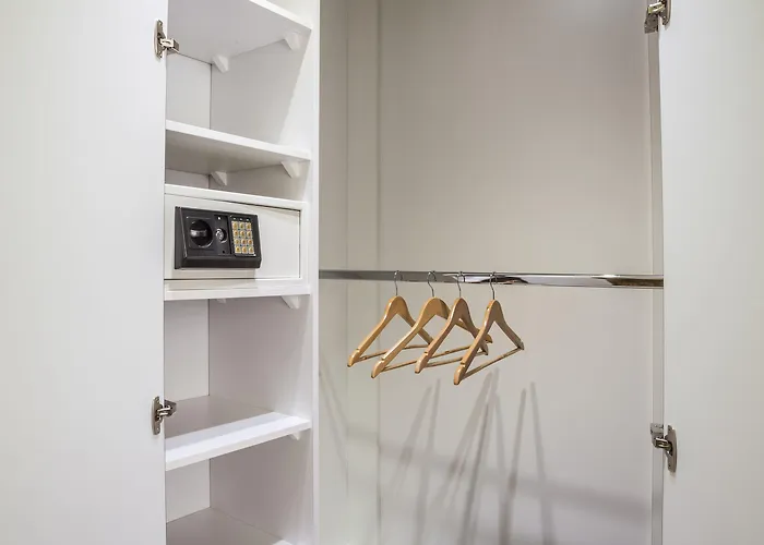 Luxury Air-conditioned In Old Town