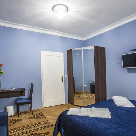 Luxury Air-conditioned In Old Town Ubytovanie v rodine Bratislava