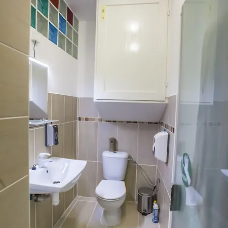 Habitación en casa particular Luxury Air-conditioned In Old Town Bratislava