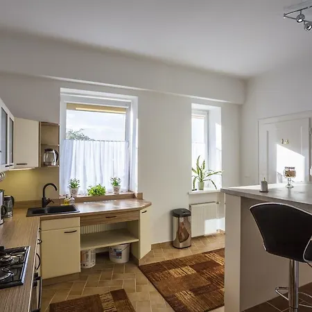 Homestay Luxury Air-conditioned In Old Town Bratislava
