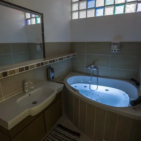 Luxury Air-conditioned In Old Town Homestay