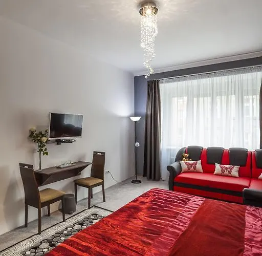 Luxury Air-conditioned In Old Town Gazde/Camere de închiriat